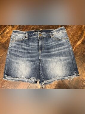 Women’s Liverpool Denim Frayed Shorts Size 14/32